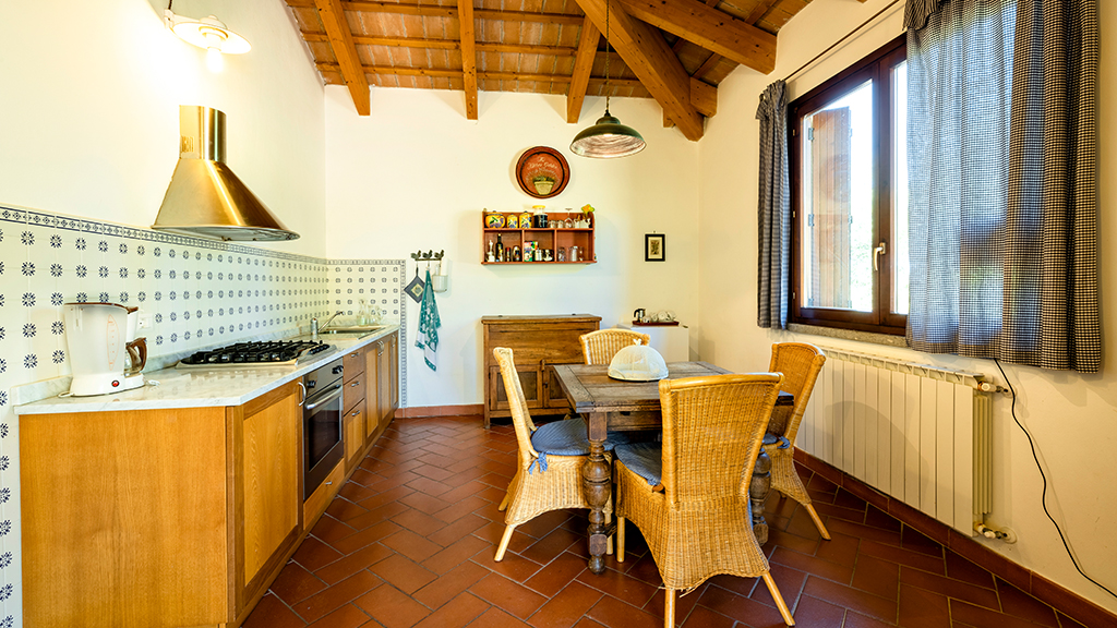ferienhaus oliveta mit gemeinschaftspool cinigiano toskana wohn kueche