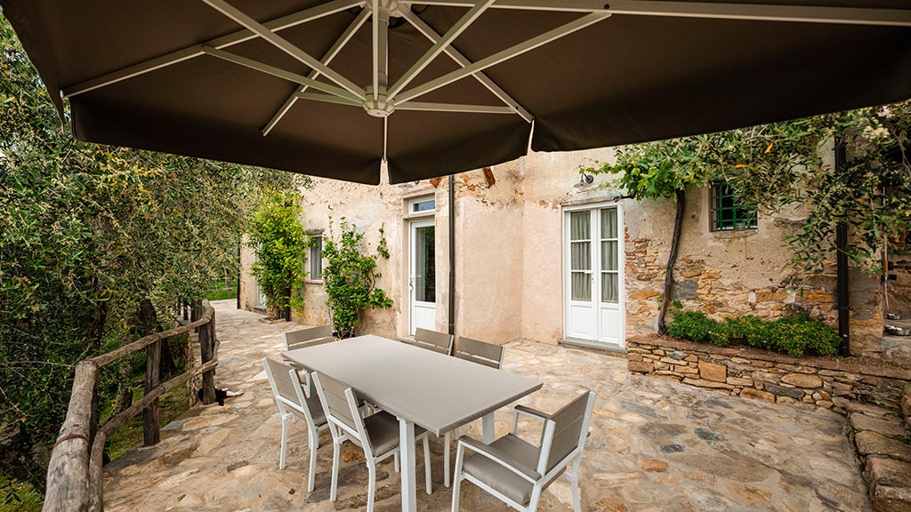 ferienhaus oliveta bei pisa alleinlage pool terasse mit tisch