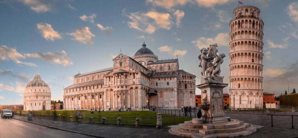 Weltberühmter schiefer Turm von Pisa
