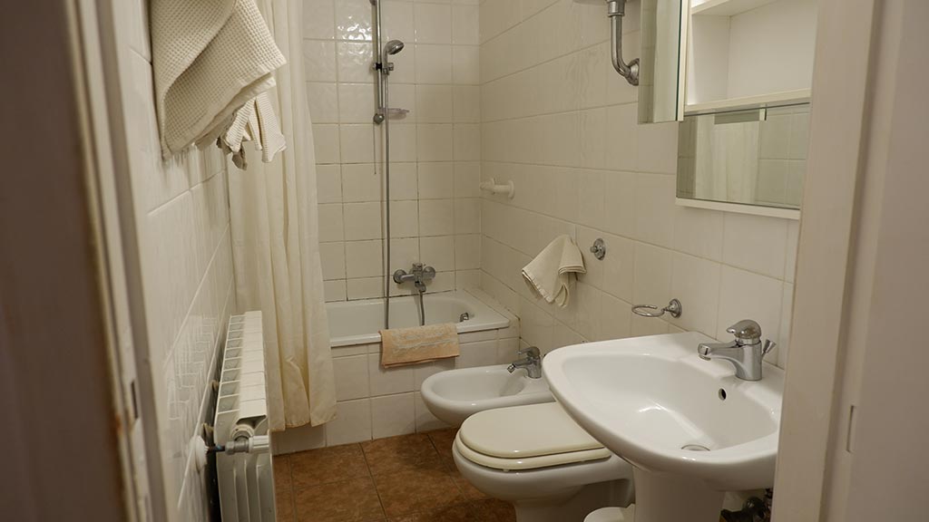 ferienhaus la cantoniera badezimmer mit badewanne