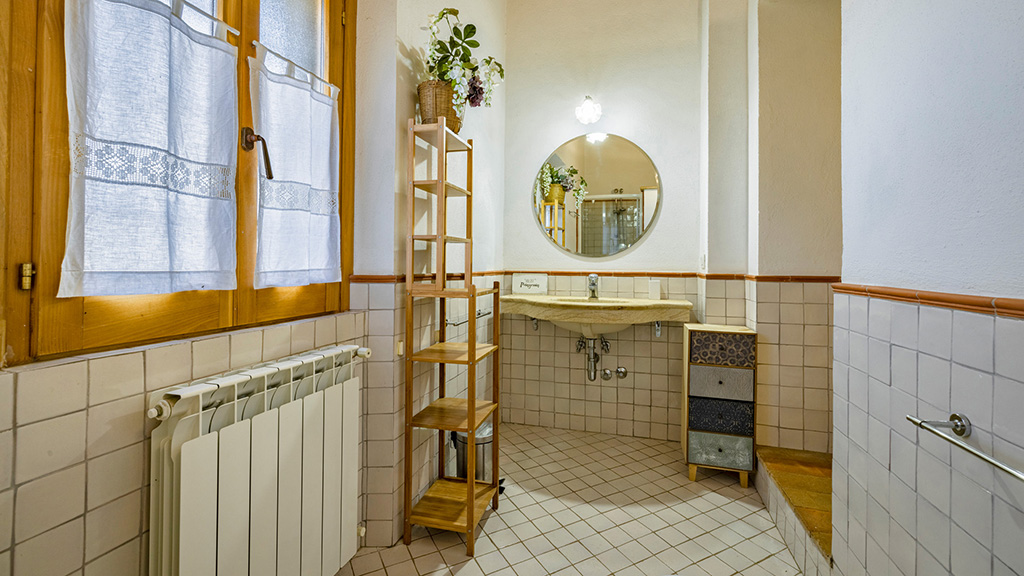 ferienhaus montecavallo saturnia toskana badezimmer