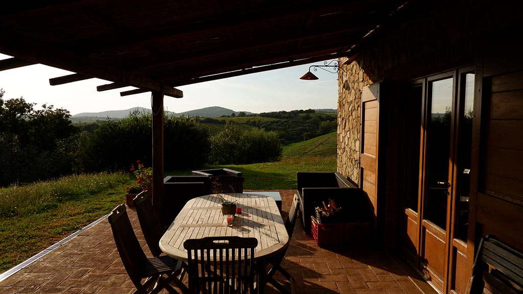 ferienhaus poggio di luca sonnige terrasse mit tollem ausblick