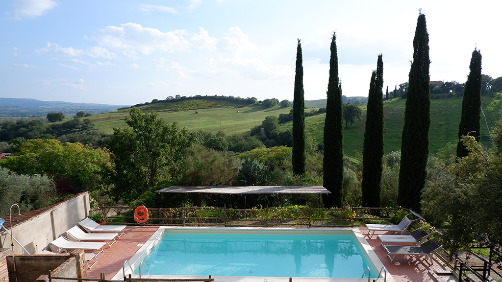 ferienhaus vecchio fienile cipresso toskana maremma huegellandschaft pool