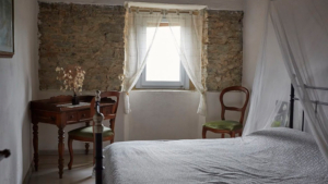 ferienhaus borgo dei sogni lunigiana toskana schlafzimmer