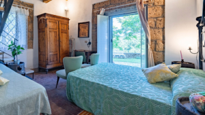 ferienhaus in alleinlage ermida toskana schlafzimmer plus empore