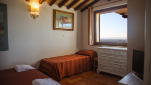 ferienhaus san valentino toskana maremma schlafzimmer doppelbett