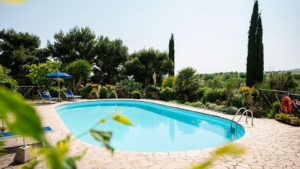 ferienwohnung marrucheti due tre ovaler pool