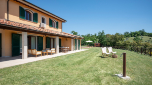schoene villa mit grossem garten