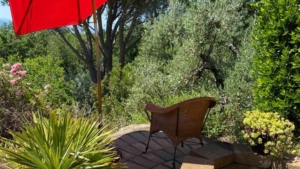 urlaub toskana sonnige terrasse