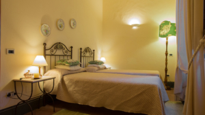 villa angelica toskana schlafzimmer