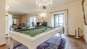 villa cerbaina montecatini val di cecina billiard