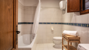 villa della pace chianti toskana erdgeschoss badezimmer