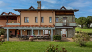 villa fuer 20 personen toskana