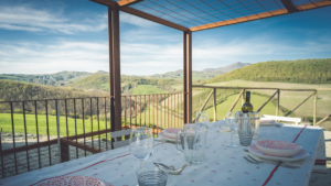 villa in alleinlage toskana sitzplatz