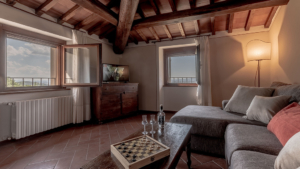 villa la guardata 2 couch