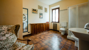 villa la maesta toskana riesiges bad