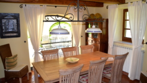 Villa Lupinaio Esszimmer