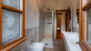 villa maria lena arezzo casentino badezimmer