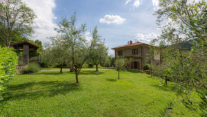 villa maria lena arezzo casentino garten
