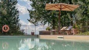 villa mit pool ruhe pur