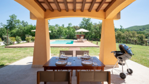 villa mit terrasse pool