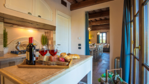 villa montelopio toskana kueche esszimmer