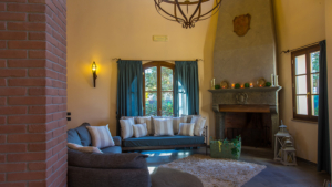 villa montelopio toskana wohnzimmer