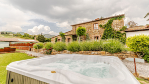 villa pisa pool whirlpool