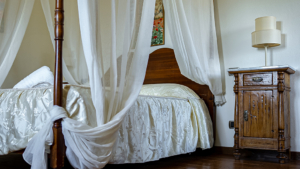 villa san gimignano toskana schlafzimmer le torri