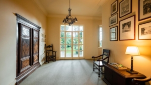 villa castellaccia traumanwesen mit pool toskana durchgangszimmer