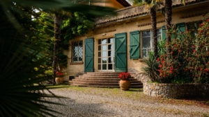 villa castellaccia traumanwesen mit pool toskana eingangstuer