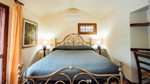 villa vetulonia typisch italienisches schlafzimmer